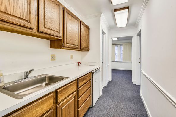 2102 Gallows Rd, Vienna, VA, 22182